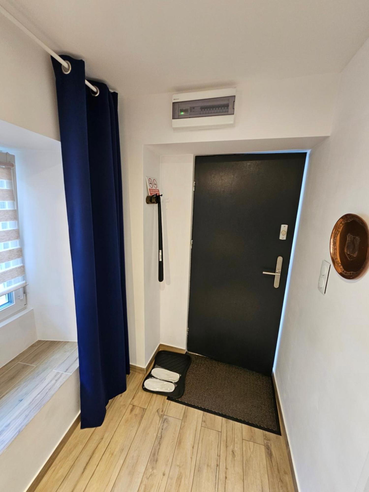 Max Przy Zamku Apartment *